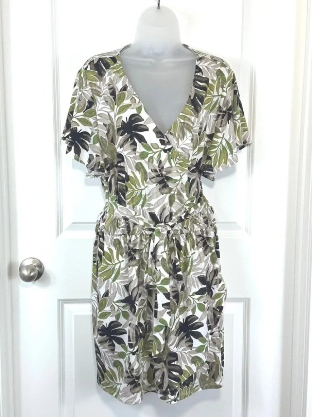 Du Jour Floral Print Wrap Style V Neck Short Sleeve Romper Women's XL X-Large